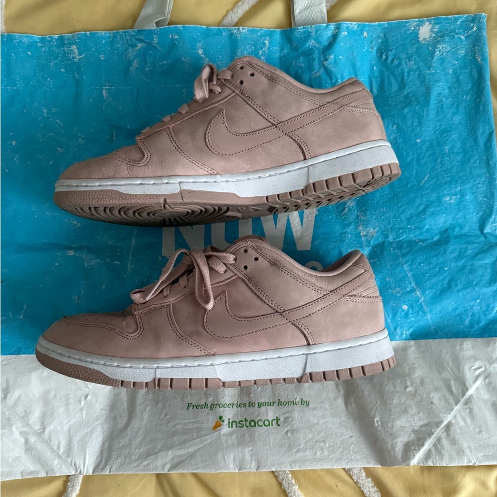 Nike Dunks - Picture 3 of 5